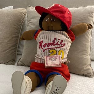 Vintage soft cabbage patch doll- little people collection